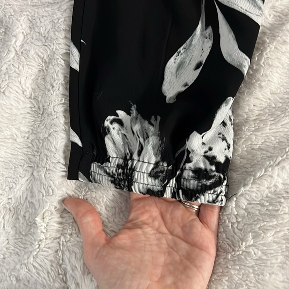 Floral pants - medium - Picture 5 of 7